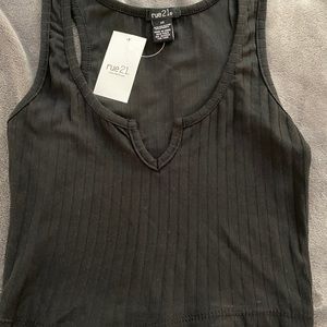 Cropped black tank